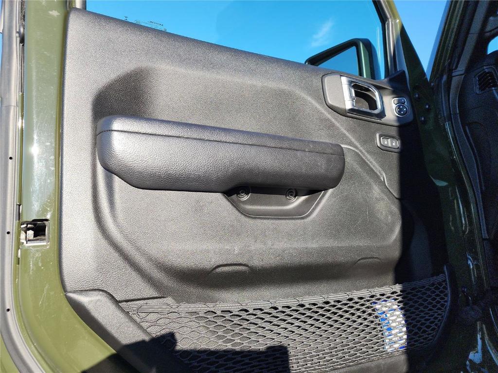 used 2022 Jeep Gladiator car, priced at $26,998