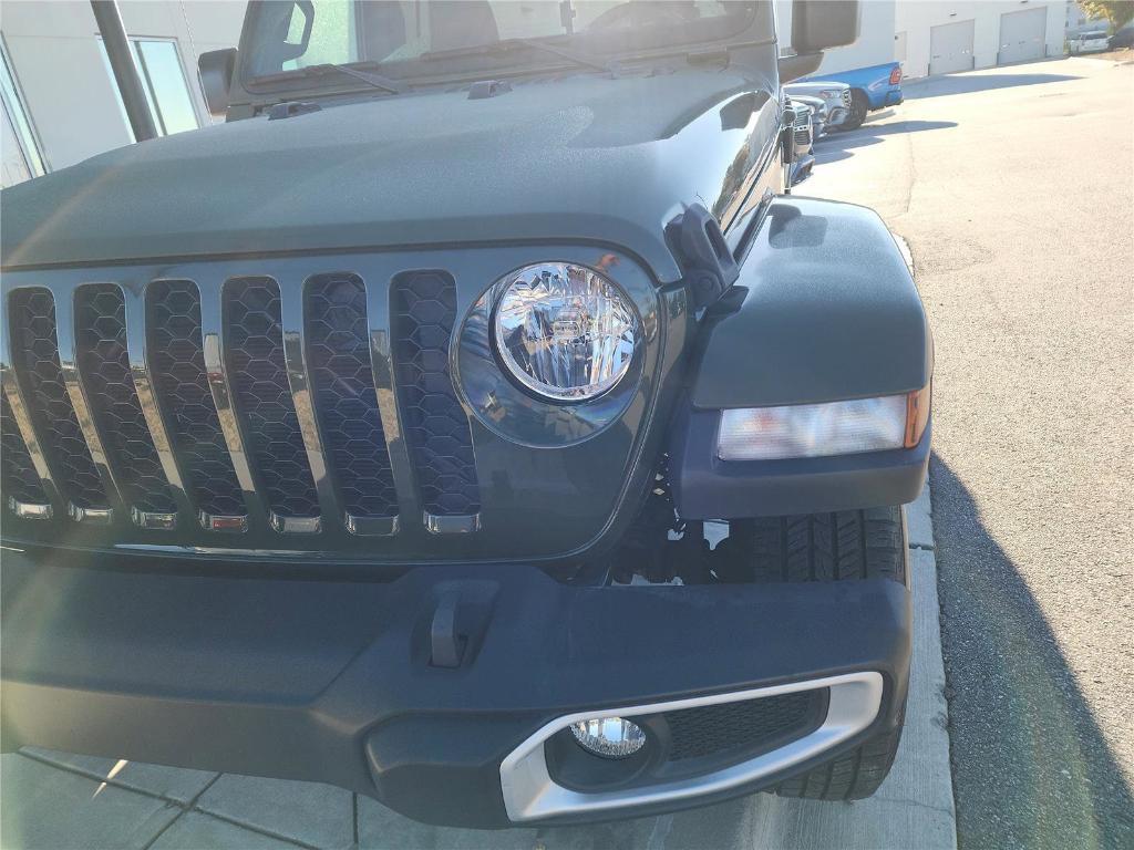 used 2022 Jeep Gladiator car, priced at $26,998
