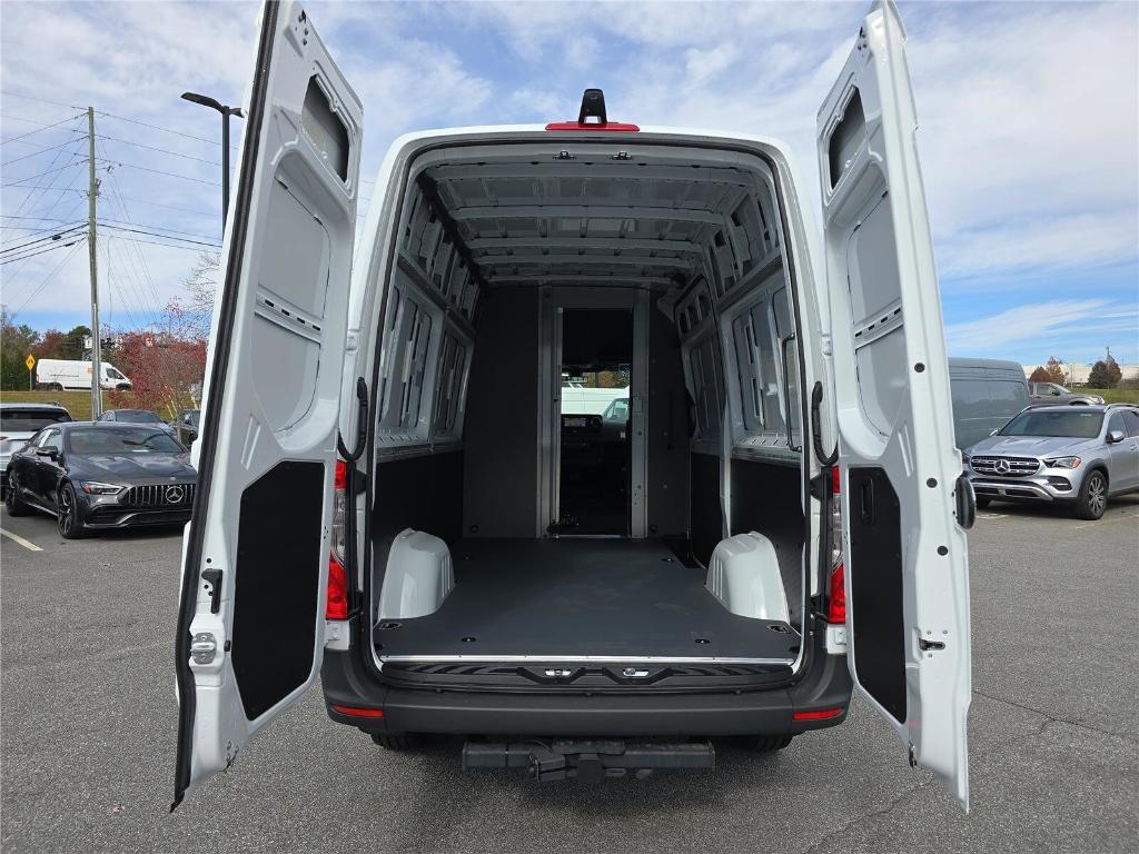 new 2025 Mercedes-Benz Sprinter 2500 car