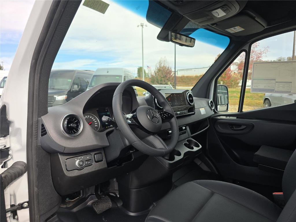 new 2025 Mercedes-Benz Sprinter 2500 car
