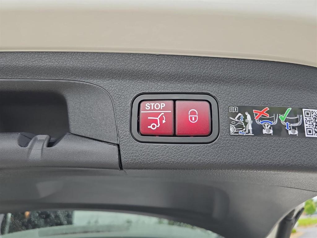 new 2025 Mercedes-Benz AMG GLE 53 car, priced at $96,255