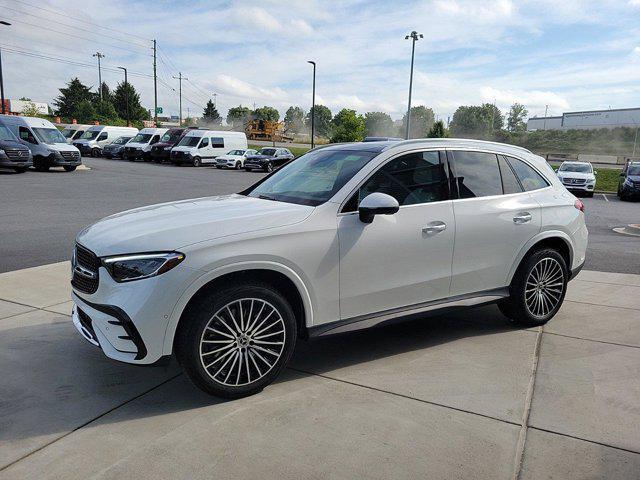 new 2024 Mercedes-Benz GLC 300 car, priced at $63,880