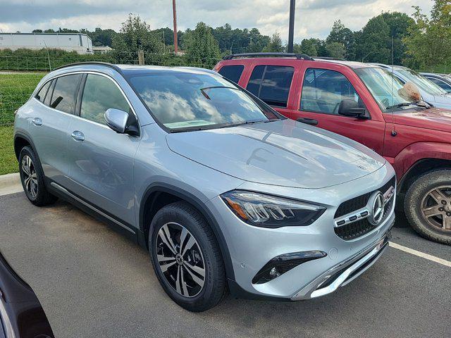 new 2025 Mercedes-Benz GLA 250 car, priced at $50,250