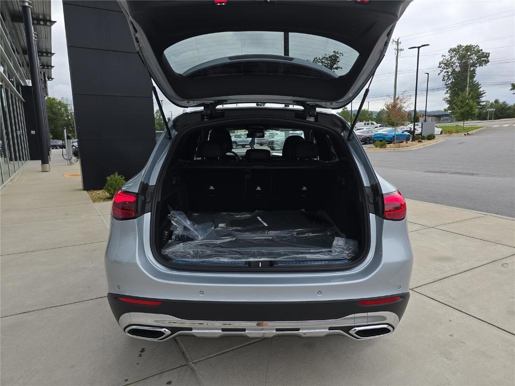 new 2026 Mercedes-Benz GLC 300 car, priced at $54,640