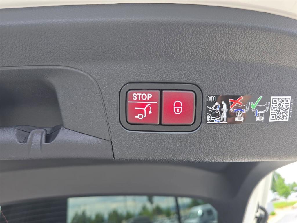 new 2025 Mercedes-Benz AMG GLE 53 car, priced at $94,785