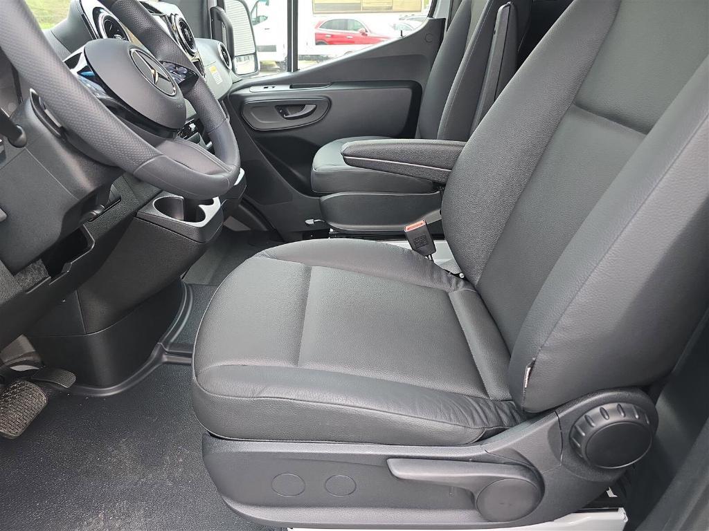 new 2025 Mercedes-Benz Sprinter 2500 car, priced at $61,166