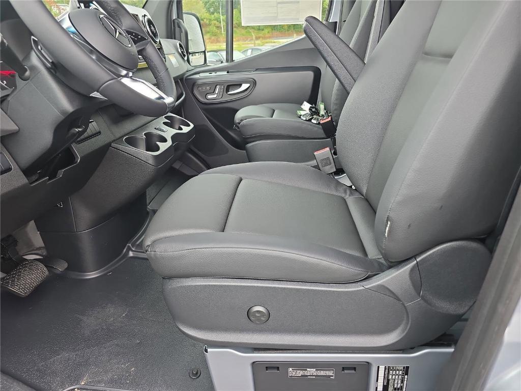 new 2025 Mercedes-Benz Sprinter 2500 car, priced at $80,135