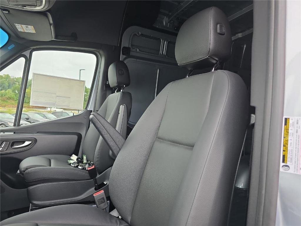 new 2025 Mercedes-Benz Sprinter 2500 car, priced at $80,135