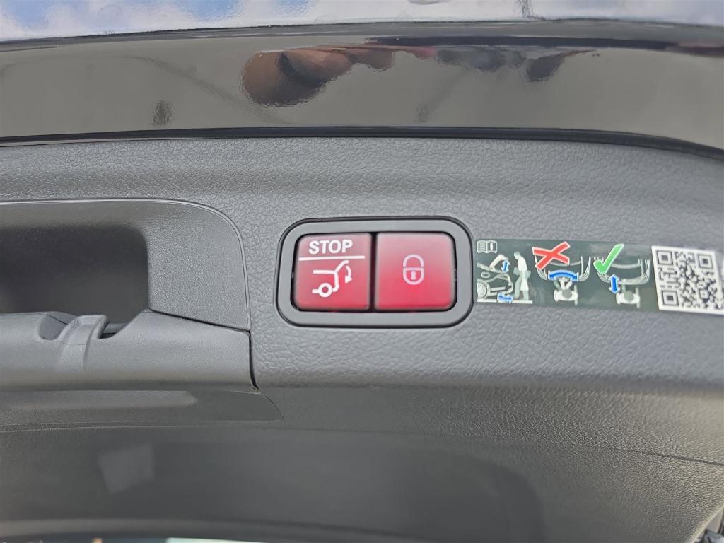 new 2025 Mercedes-Benz AMG GLE 53 car, priced at $89,200