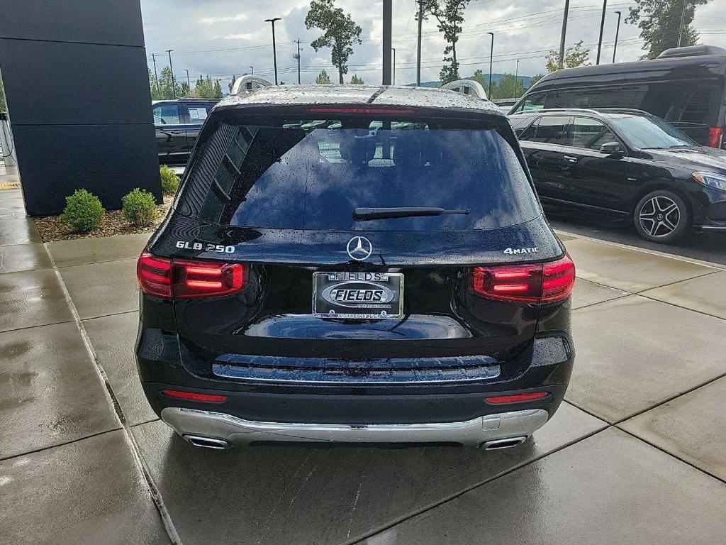 new 2024 Mercedes-Benz GLB 250 car, priced at $51,740