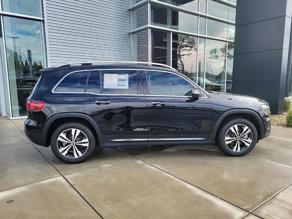 new 2024 Mercedes-Benz GLB 250 car, priced at $51,740