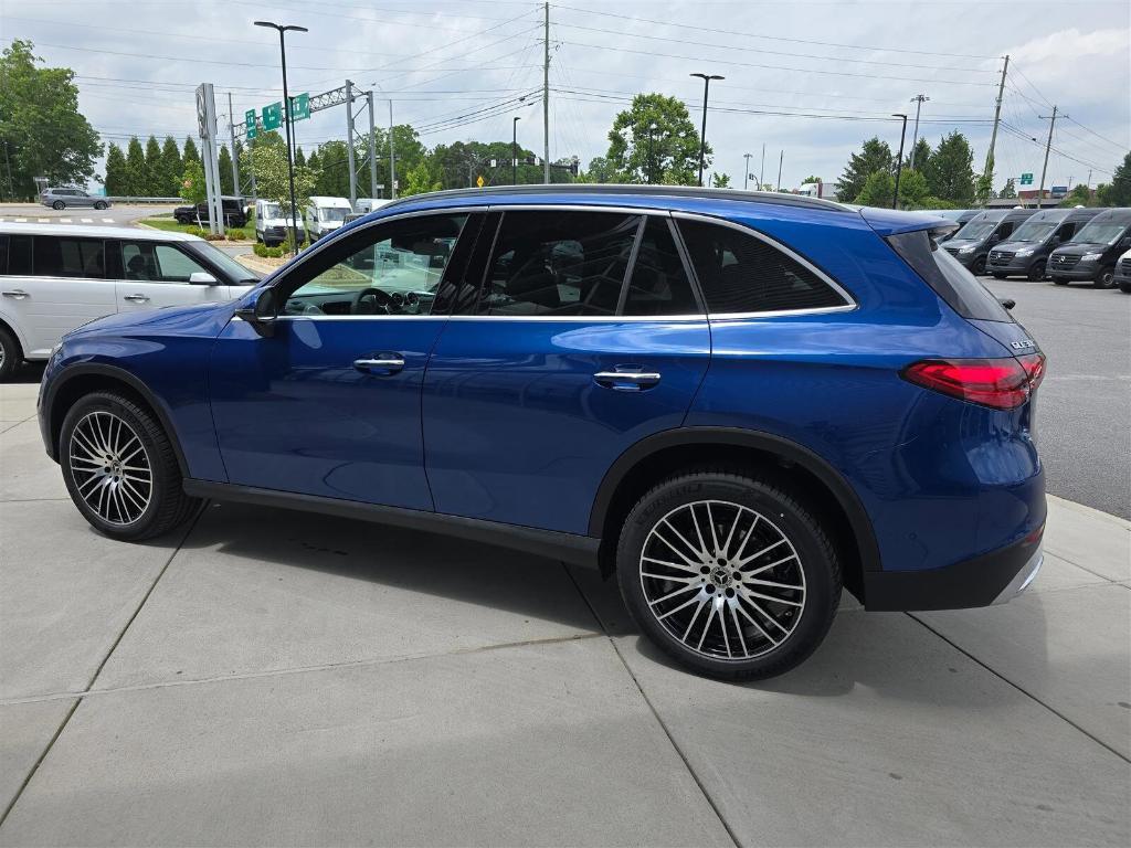 new 2025 Mercedes-Benz GLC 300 car, priced at $58,290
