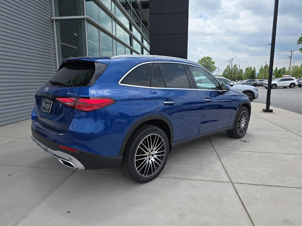 new 2025 Mercedes-Benz GLC 300 car, priced at $58,290