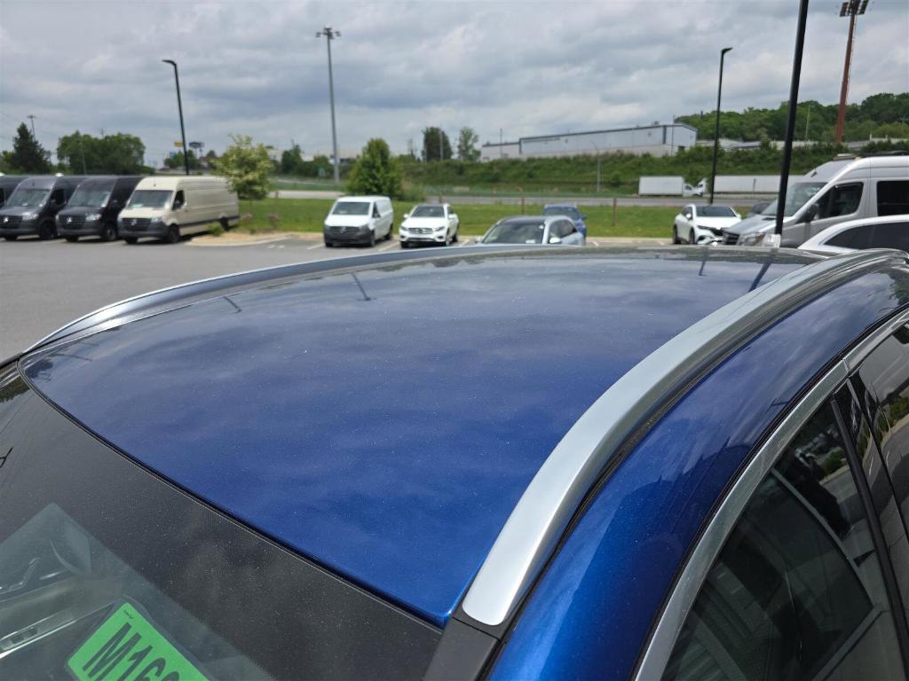 new 2025 Mercedes-Benz GLC 300 car, priced at $58,290