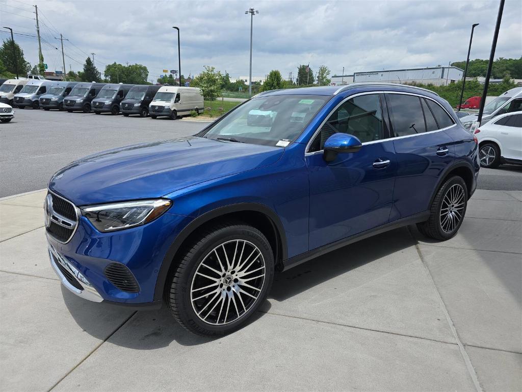 new 2025 Mercedes-Benz GLC 300 car, priced at $58,290