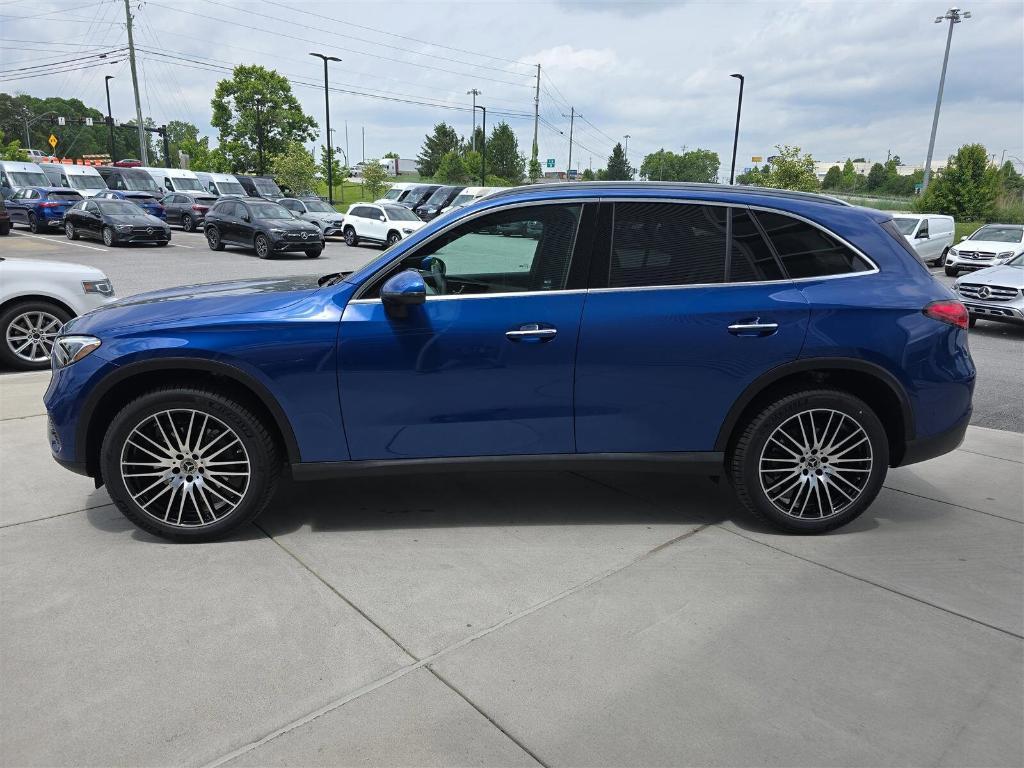 new 2025 Mercedes-Benz GLC 300 car, priced at $58,290