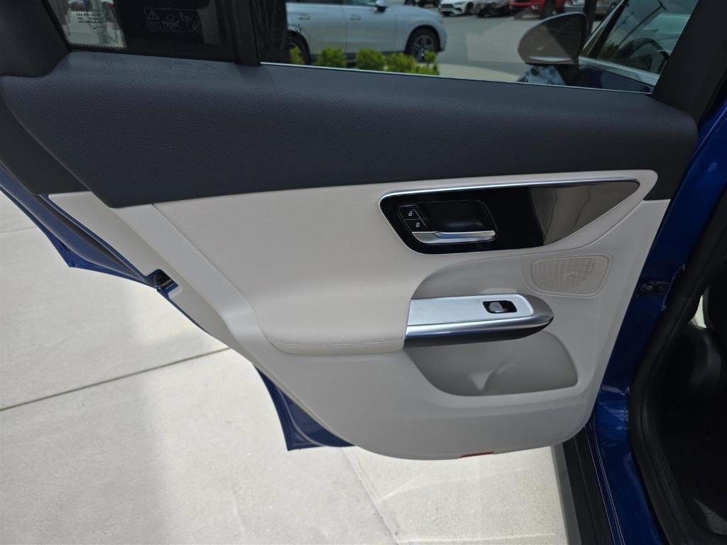 new 2025 Mercedes-Benz GLC 300 car, priced at $58,290