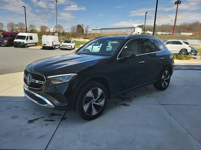 new 2024 Mercedes-Benz GLC 300 car, priced at $53,615