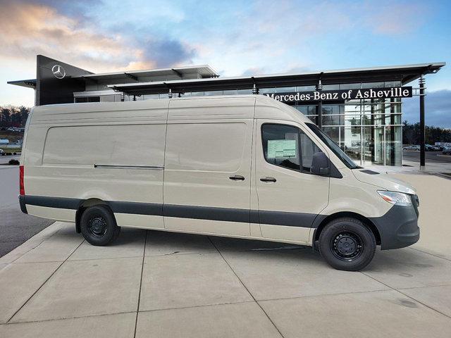 new 2024 Mercedes-Benz Sprinter 2500 car, priced at $69,081