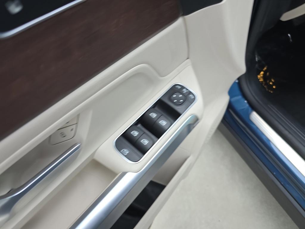 used 2022 Mercedes-Benz GLB 250 car, priced at $28,505