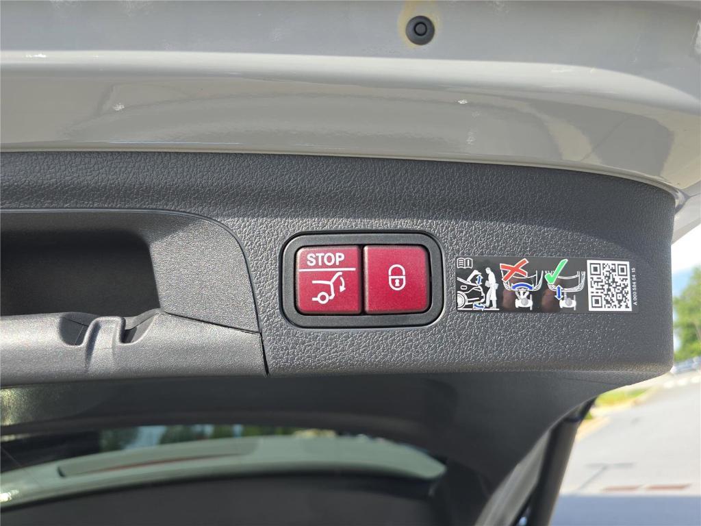 new 2026 Mercedes-Benz GLE 450 car, priced at $89,510