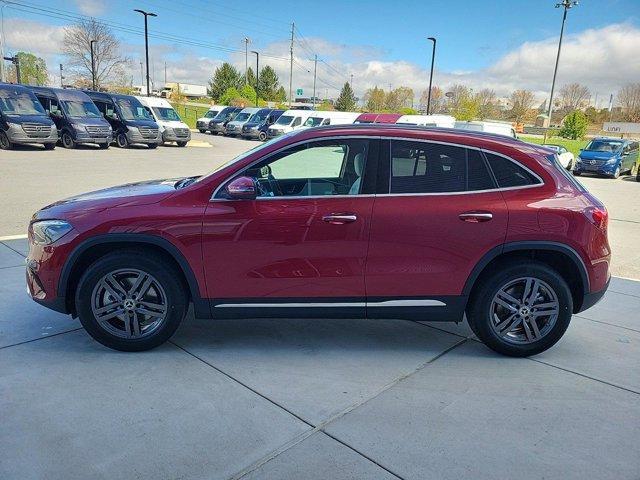 new 2024 Mercedes-Benz GLA 250 car, priced at $48,635