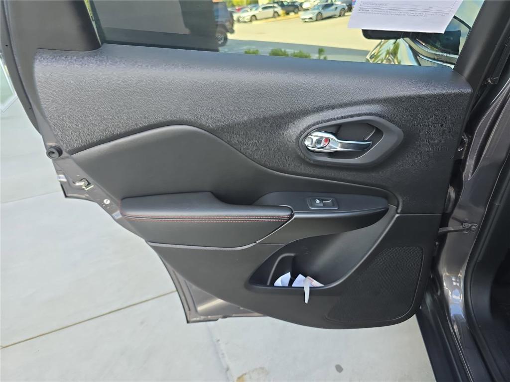 used 2021 Jeep Cherokee car, priced at $18,988