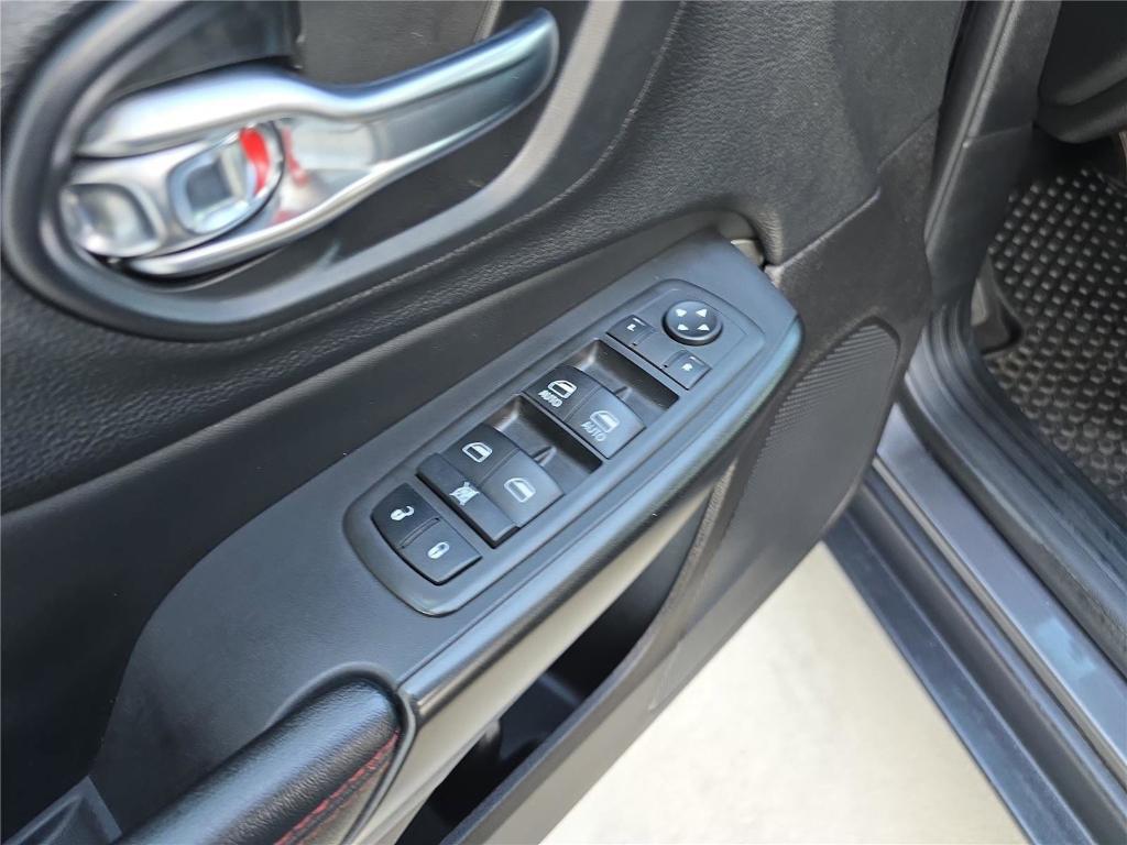 used 2021 Jeep Cherokee car, priced at $18,988