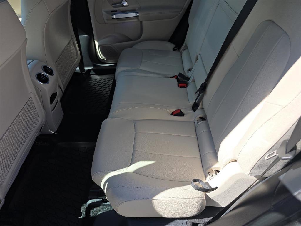 new 2026 Mercedes-Benz GLB 250 car, priced at $52,565