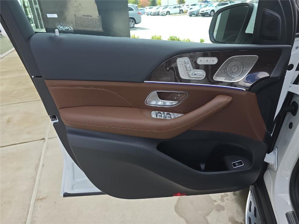 new 2026 Mercedes-Benz GLS 450 car