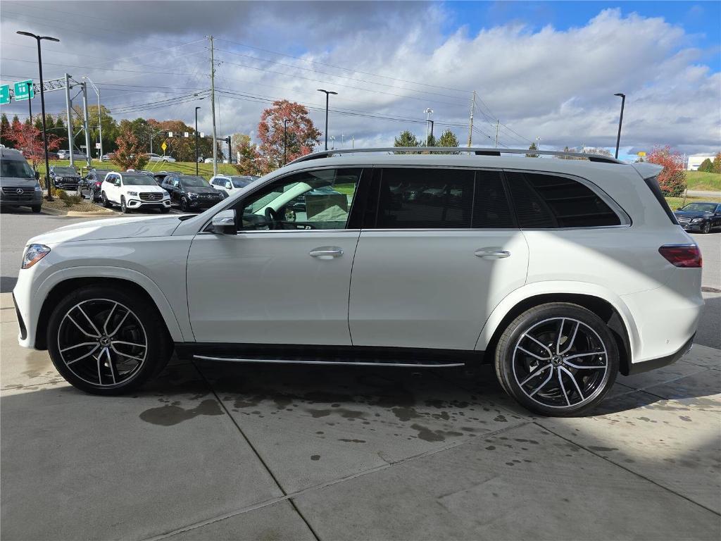 new 2026 Mercedes-Benz GLS 450 car