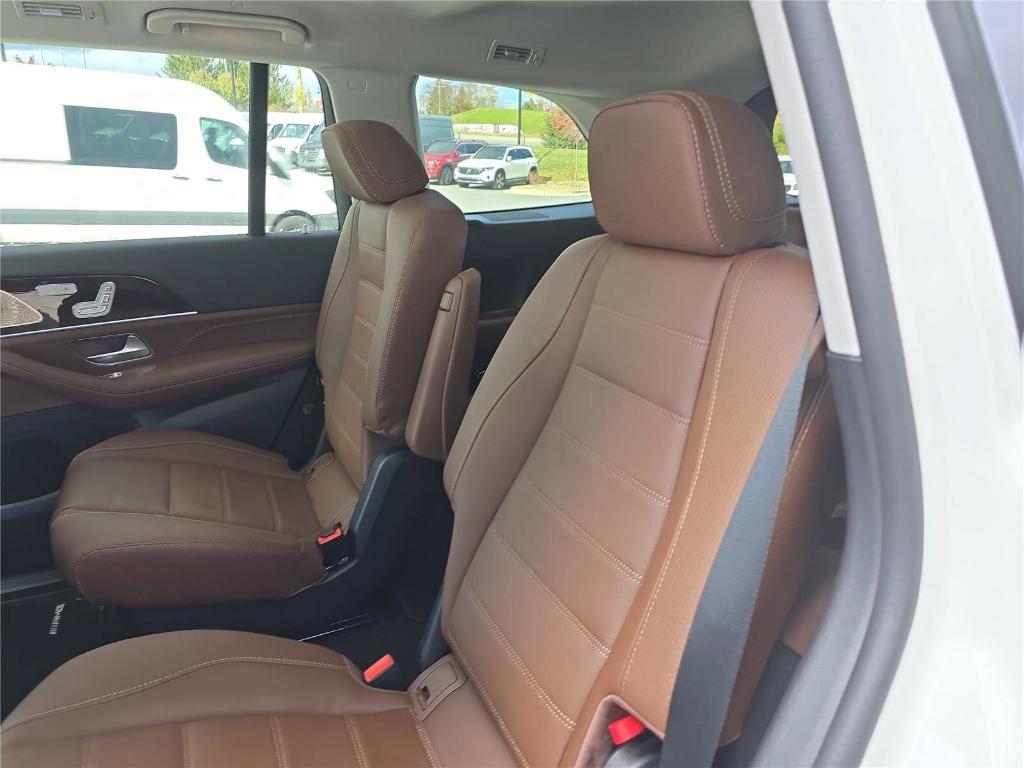 new 2026 Mercedes-Benz GLS 450 car