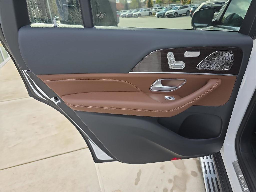 new 2026 Mercedes-Benz GLS 450 car