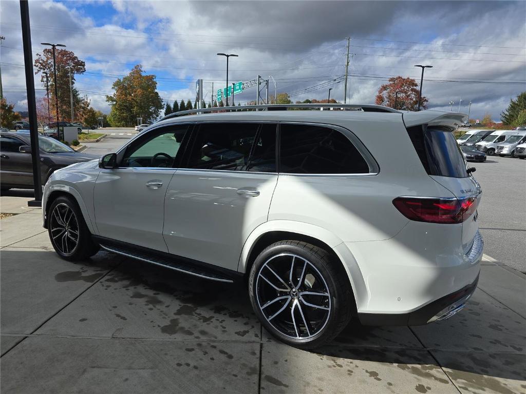 new 2026 Mercedes-Benz GLS 450 car
