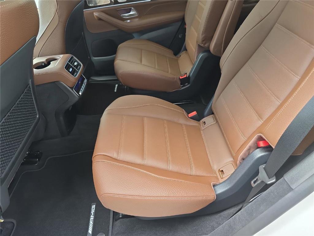 new 2026 Mercedes-Benz GLS 450 car