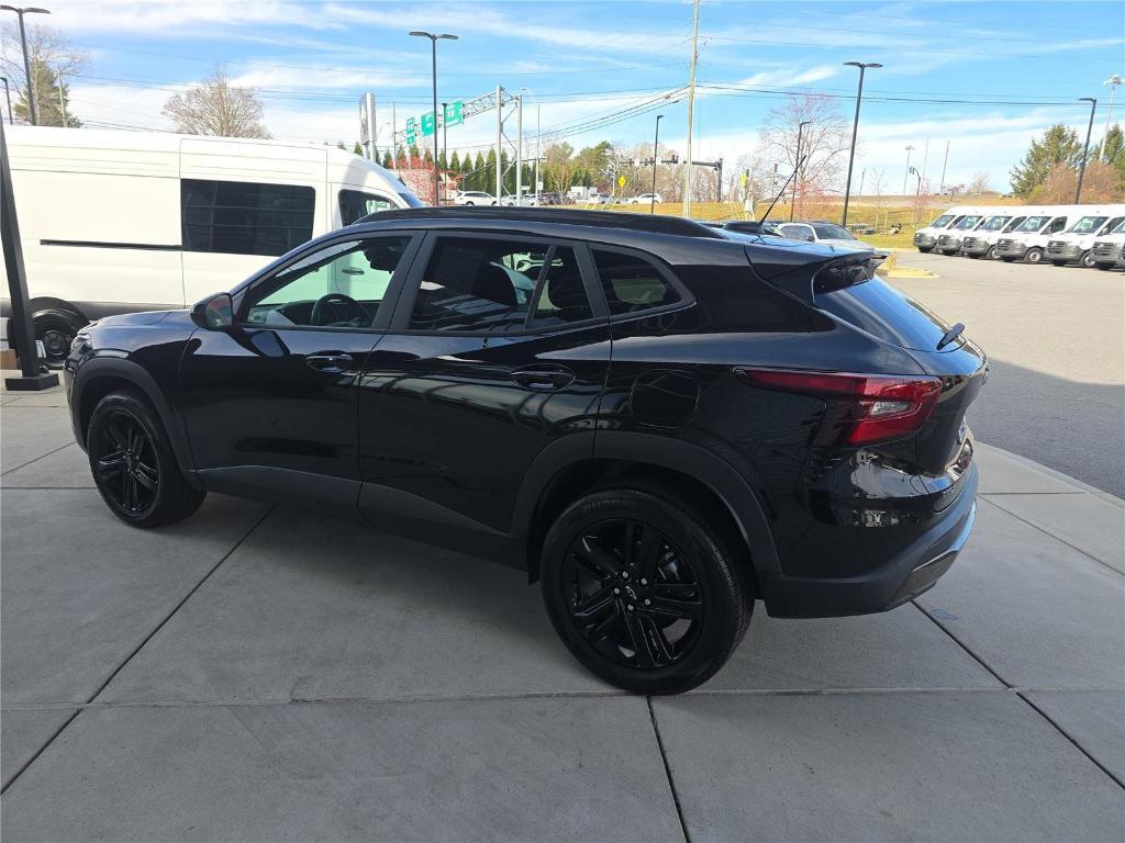 used 2024 Chevrolet Trax car, priced at $22,988