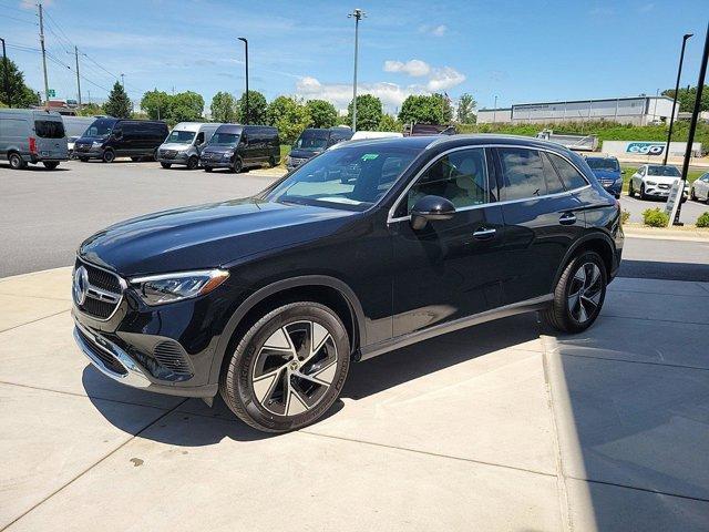 new 2024 Mercedes-Benz GLC 300 car