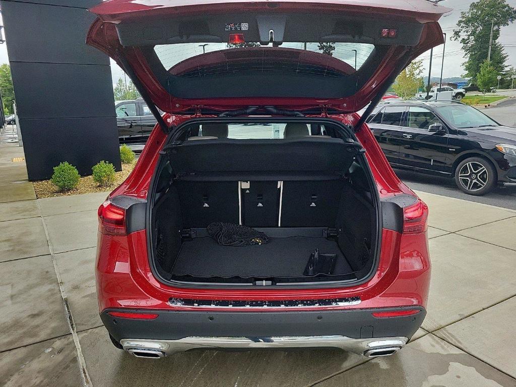 used 2025 Mercedes-Benz GLA 250 car, priced at $47,990