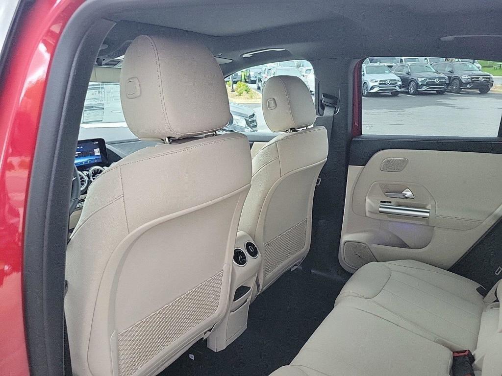 used 2025 Mercedes-Benz GLA 250 car, priced at $47,990