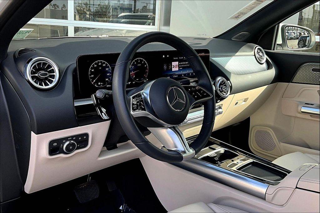 used 2024 Mercedes-Benz GLA 250 car, priced at $35,993