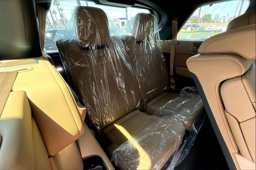 new 2025 Land Rover Range Rover car, priced at $152,260