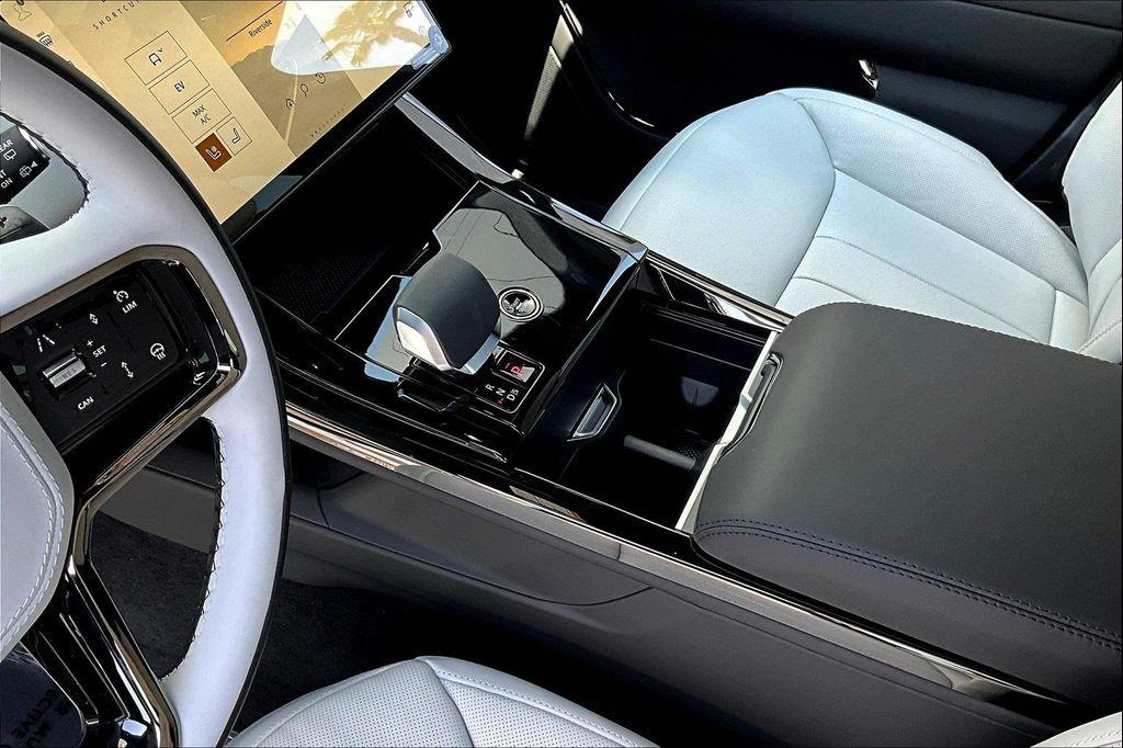 new 2025 Land Rover Range Rover Sport car, priced at $105,040