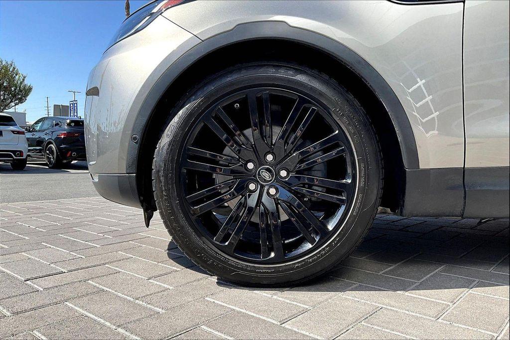 used 2019 Land Rover Discovery car, priced at $23,951