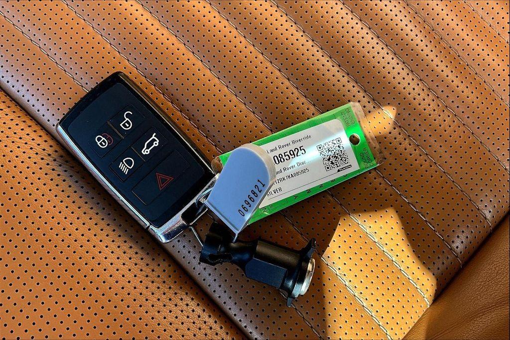 used 2019 Land Rover Discovery car, priced at $23,951