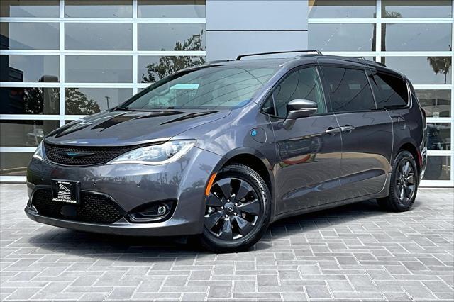 used 2020 Chrysler Pacifica Hybrid car, priced at $31,015