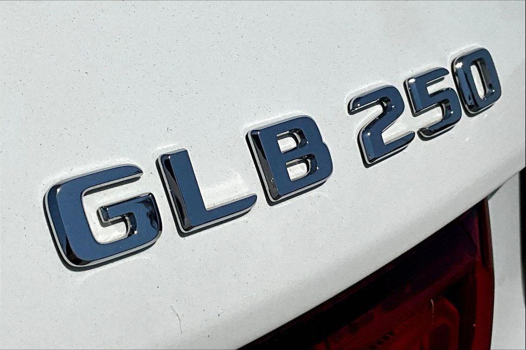 used 2021 Mercedes-Benz GLB 250 car, priced at $24,995