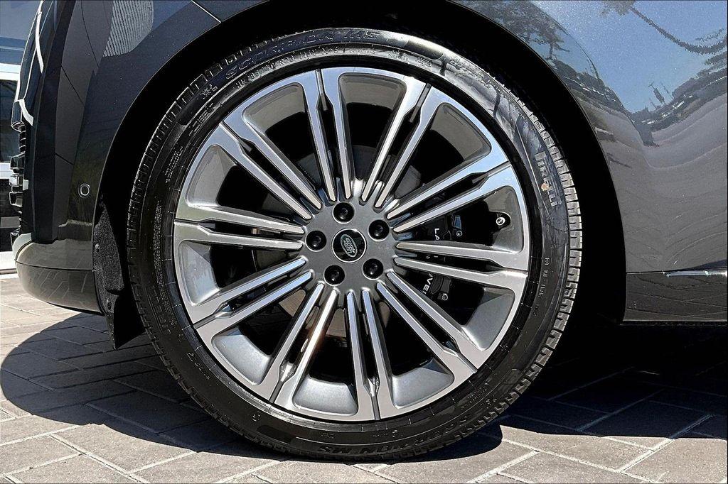 new 2025 Land Rover Range Rover car, priced at $129,905