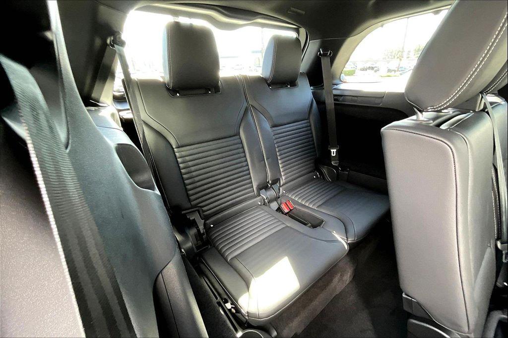 new 2026 Land Rover Discovery car, priced at $70,256