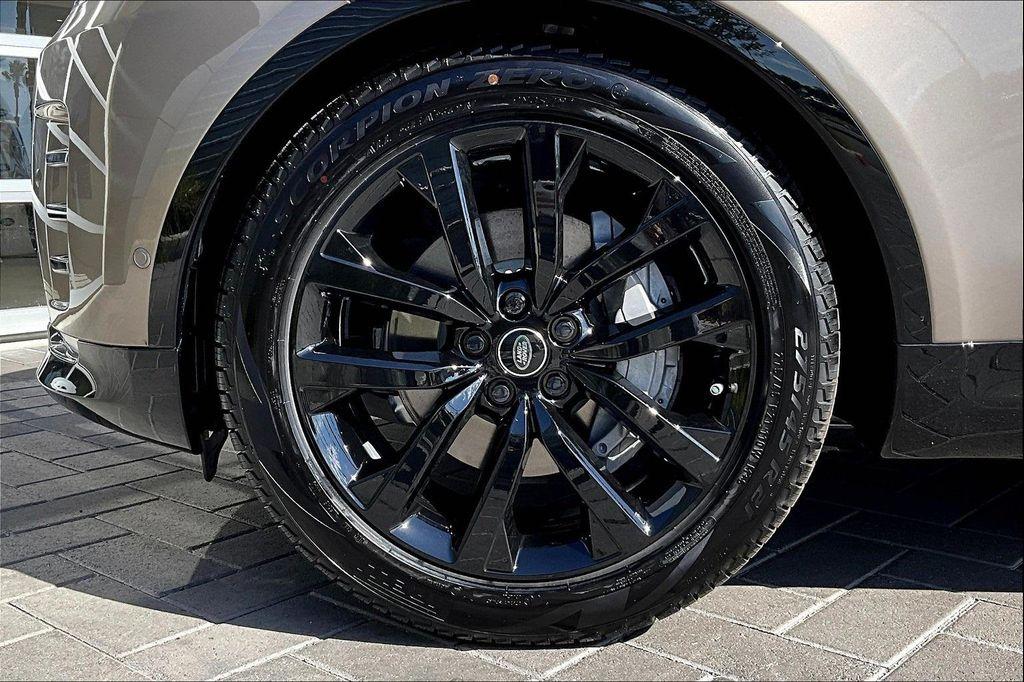new 2026 Land Rover Discovery car, priced at $70,256