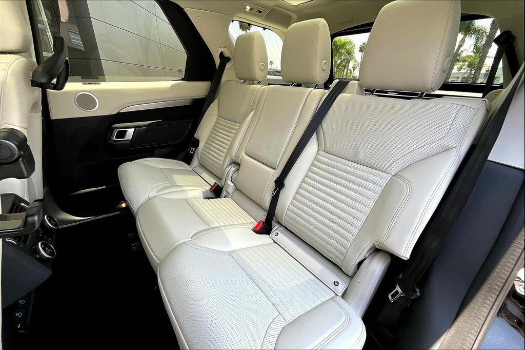 new 2025 Land Rover Discovery car, priced at $70,093